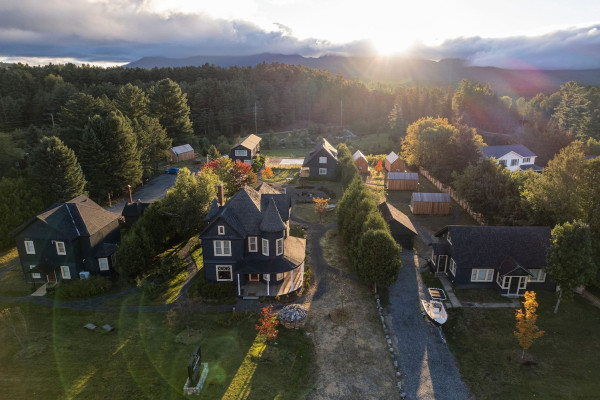 Bird view of the Eastwind Hotel Lake Placid | One of our favorite Catskills Wedding Venues